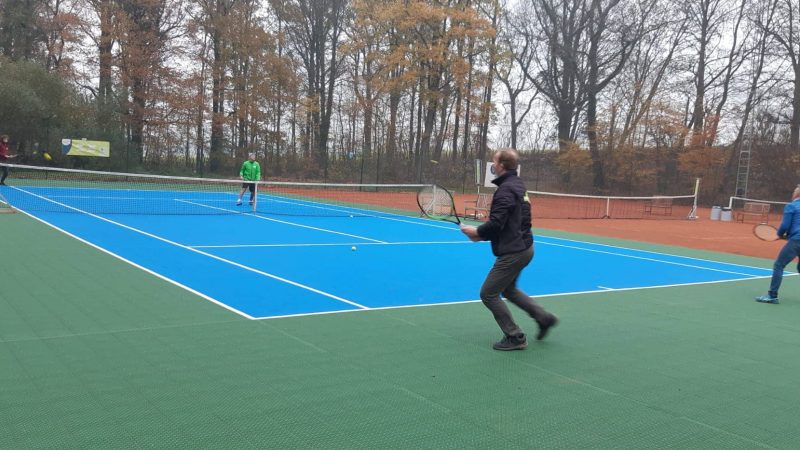Primeur! Flex Court bij Bierbeekse Tennisclub is eerste die volledig privé werd aangelegd