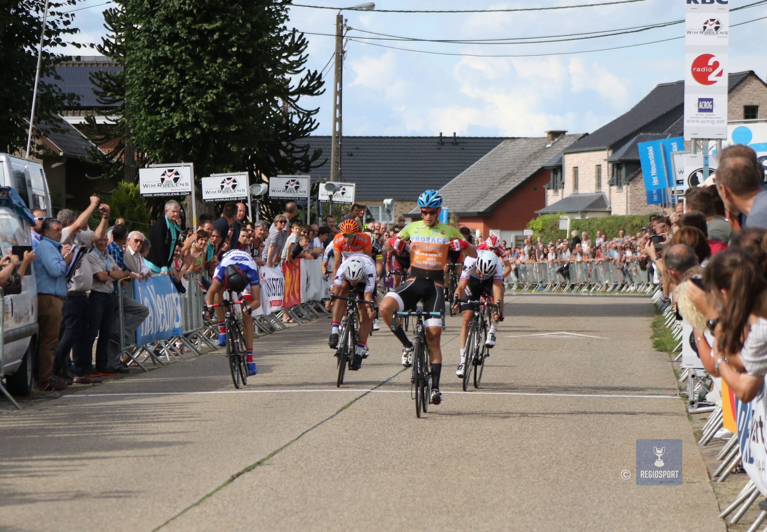 Robin Mertens won twee keer de slotrit in de Ronde van Vlaams-Brabant in Rillaar