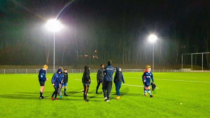 De jeugd van Rugby Club Leuven is opgelucht, ze trainen weer!