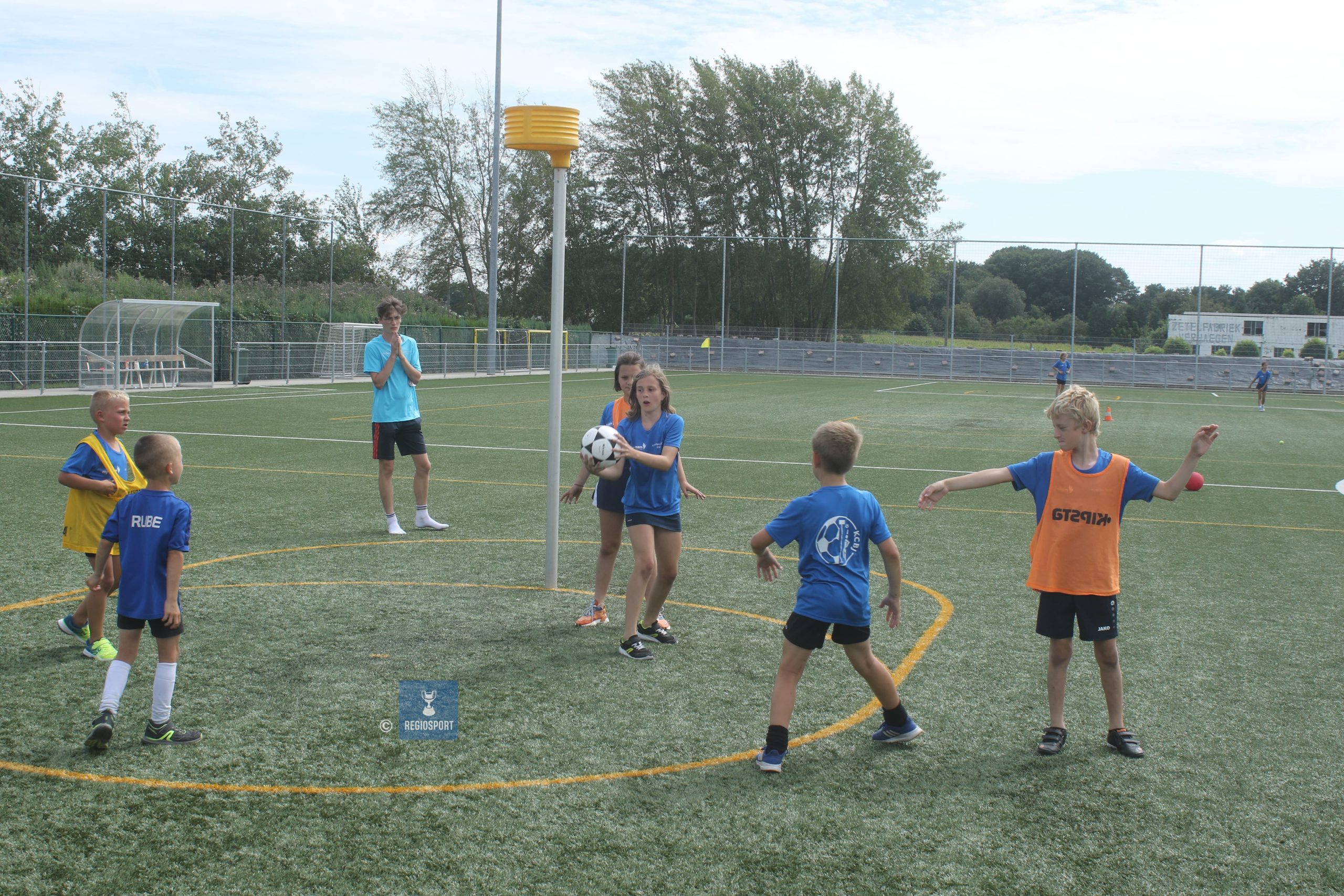 Vijf lagere scholen spelen korfbal in Betekom!