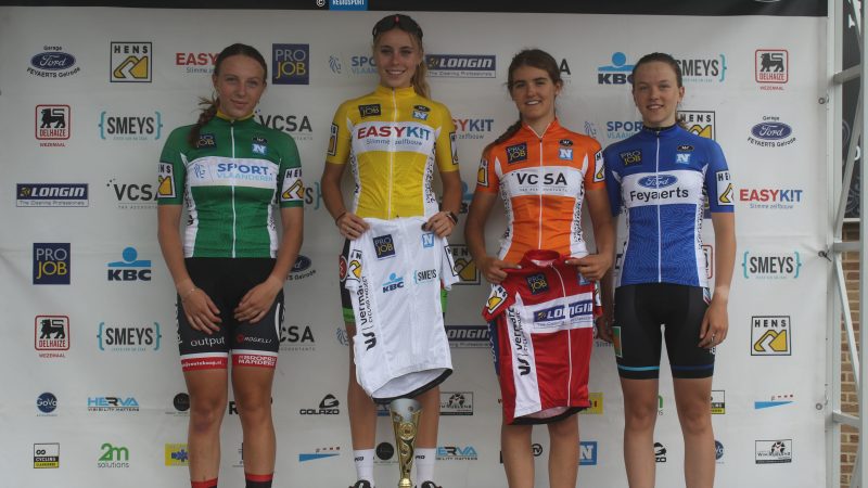 Nieuwelinge Britt Huybrechts wint tot haar eigen verrassing eerste tweedaagse van het Vermarc Cycling Project!