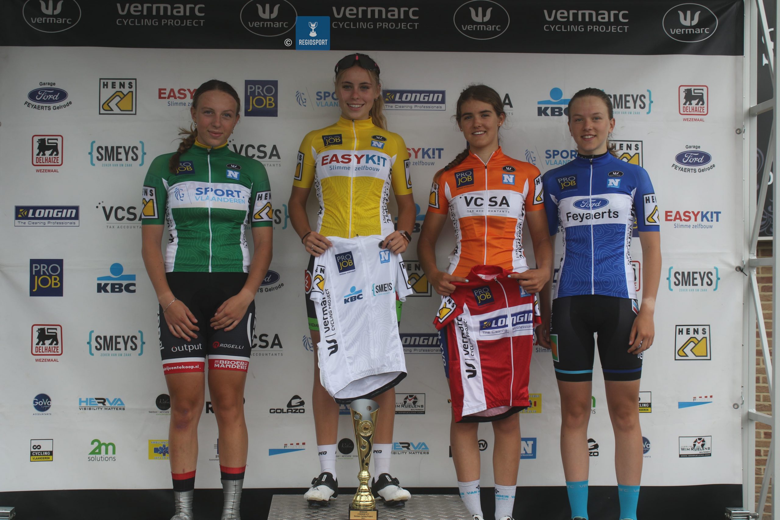Nieuwelinge Britt Huybrechts wint tot haar eigen verrassing eerste tweedaagse van het Vermarc Cycling Project!