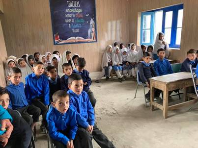De kinderen in hun school in Askole