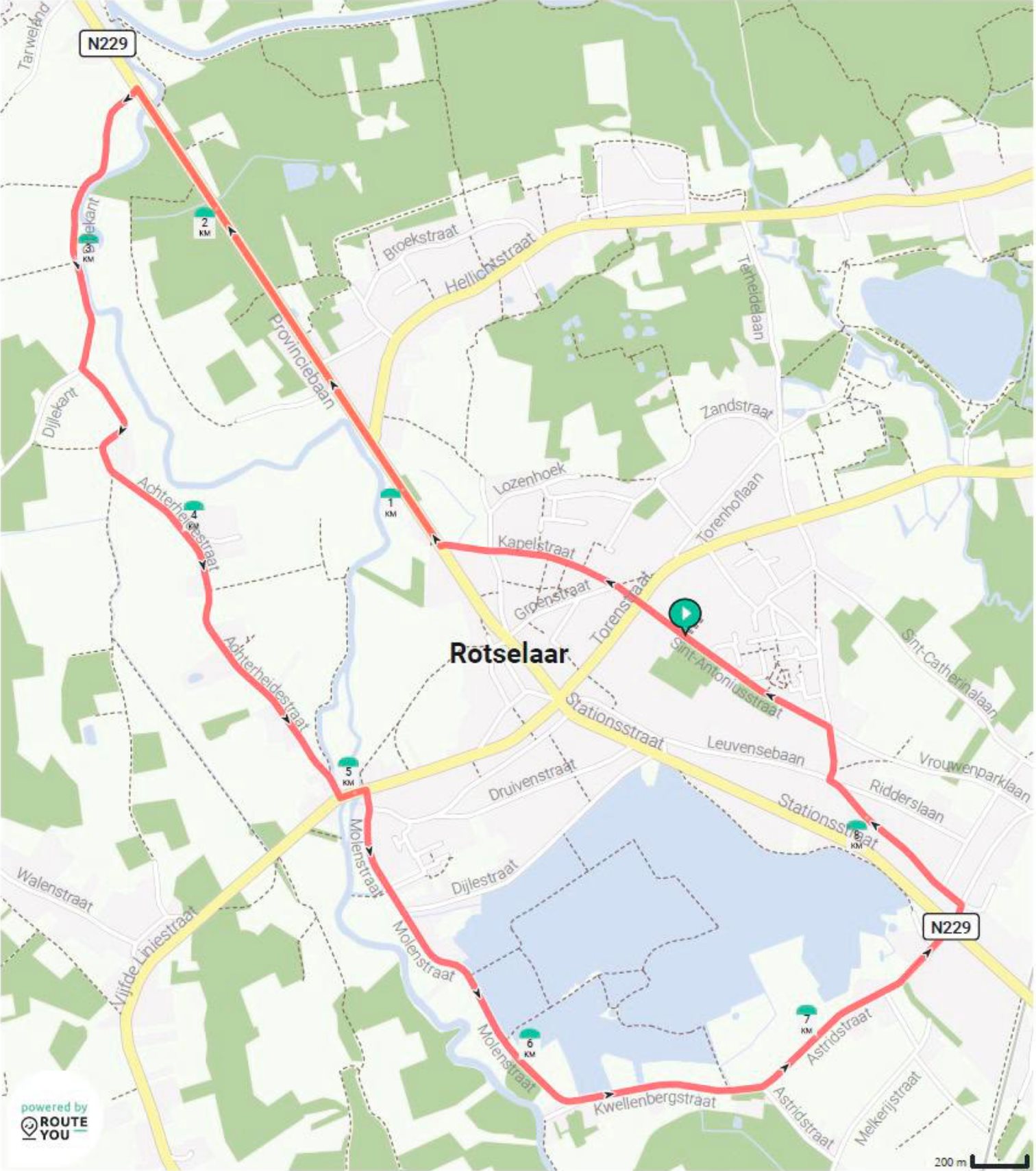 De nieuwelingenomloop in Rotselaar van de tweedaagse van het Vermarc Cycling Project