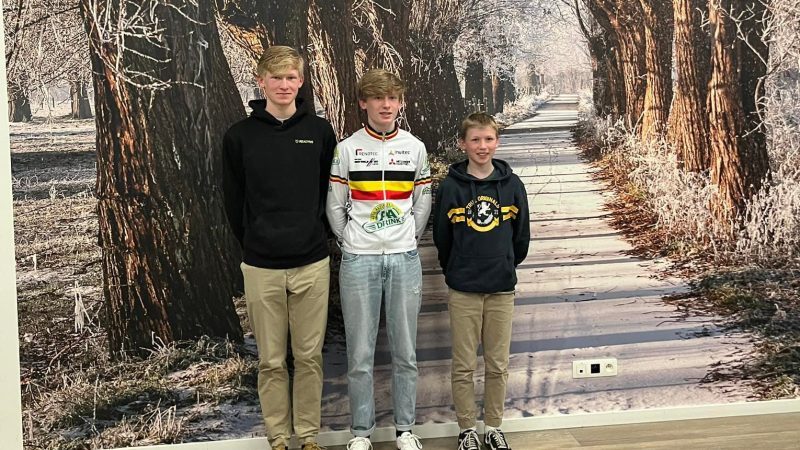 Drie cyclocrossende broers Van Den Boer gehuldigd door gemeente Zemst