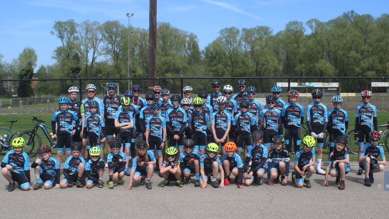 Geflitst voor training: de miniemen en aspiranten van het YCT Demer en Dijle Cycling Team