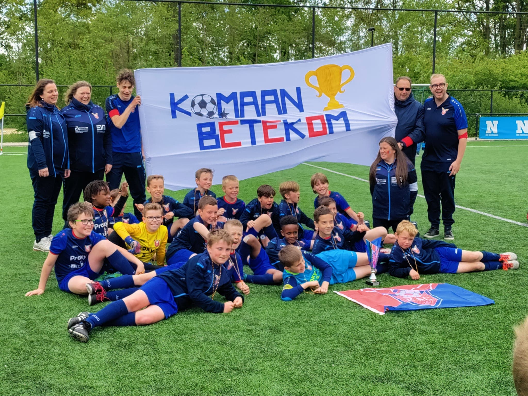Bij de provinciale U10 wint KAC Betekom na strafschoppen van KFC Lennik Jeugdcup Het Nieuwsblad