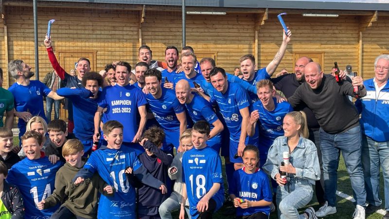 FC Merksem pakt 75 op 75 en speelt kampioen tegen tweede Ekeren-Donk