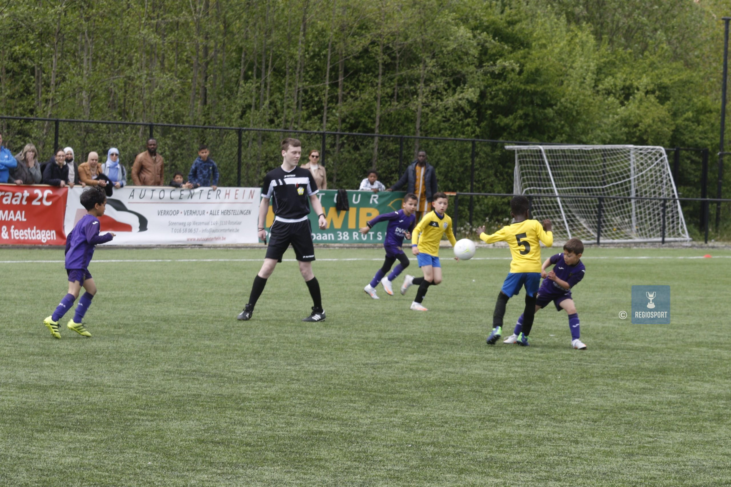 In de beginfase werd er flink gestreden om de bal tussen Pepingen-Halle en Anderlecht