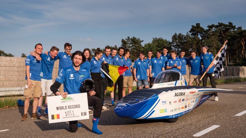 Belgische zonnewagen breekt wereldrecord: 1.051 kilometer afgelegd op twaalf uur tijd
