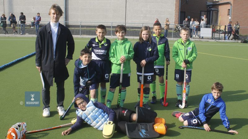U11 boys 1 Hockey in Hoegaarden spelen het collectief klaar