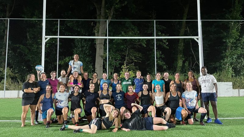Nieuwe recruten voor vrouwen Rugby Club Leuven op open training