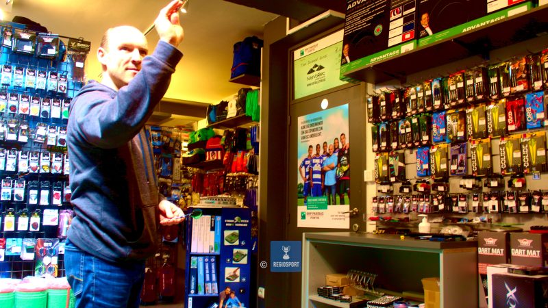 Darts Store Putte blij met Dimitri Van den Bergh in de Premier League