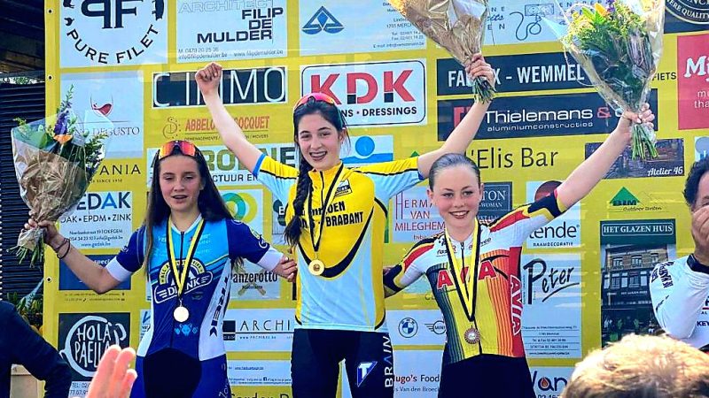 Derde keer, goede keer: veertienjarige aspirante Alizée Bosmans pakt provinciale titel