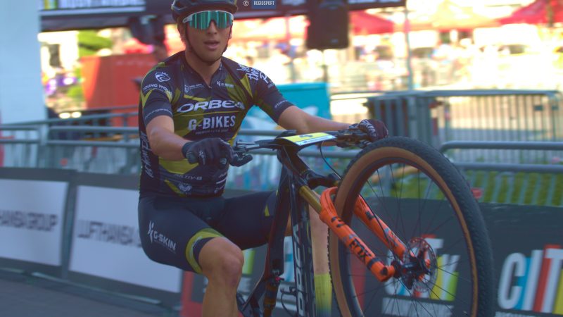 Jarne Vandersteen pakt uit met zege en tweede plaats op wereldbeker eliminator mountainbike in Leuven