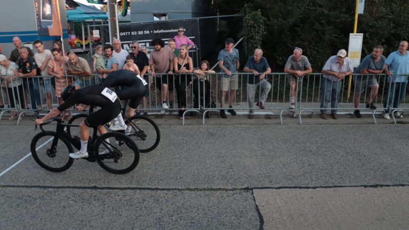 Marnix Van Hoeck wint wielertoeristenwedstrijd in Binkom na millimeterspurt