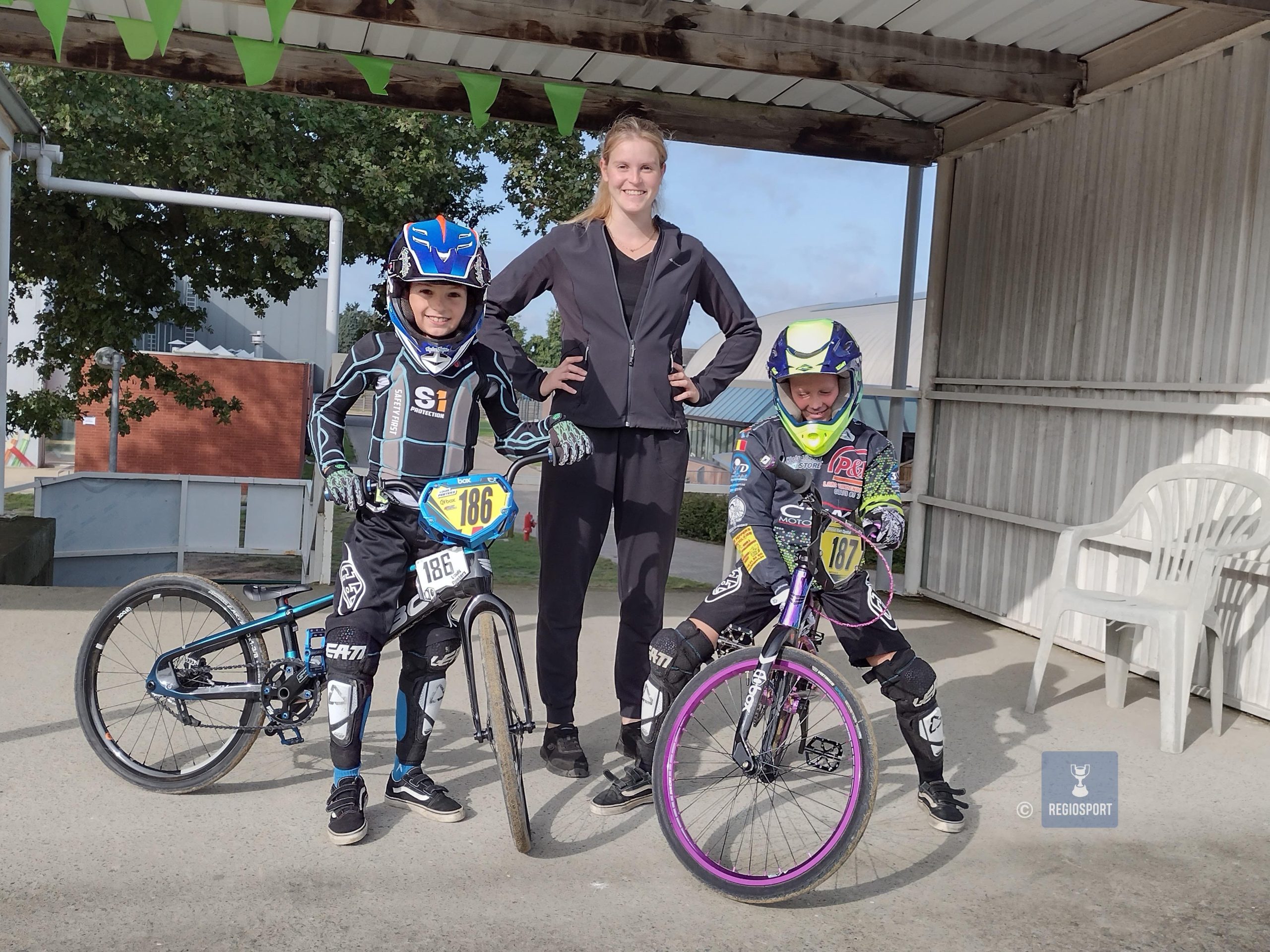 Itegemse BMX’ers Nisse en Louis leren van kampioene Jone