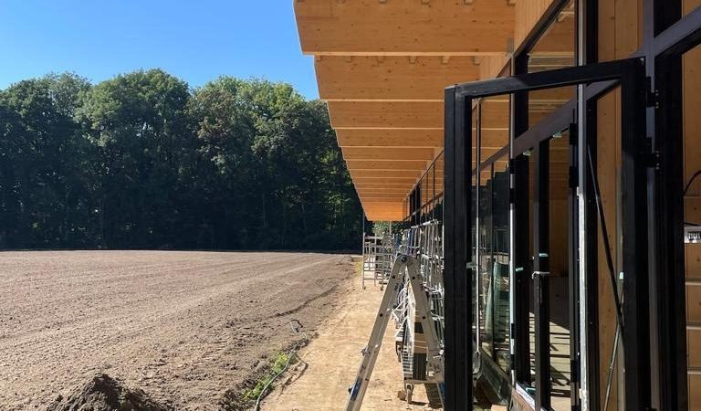 Opening nieuwe sportcomplex KV Tervuren-Duisburg kleine anderhalve maand uitgesteld door ondergeregend veld