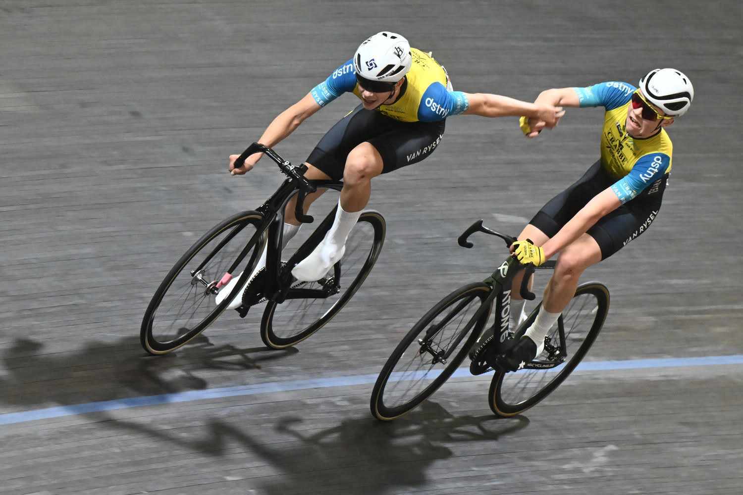 In beeld: nieuwelingen Siebe Oliviers en Sune De Valck pakken Belgische titel en verbreken Belgisch record