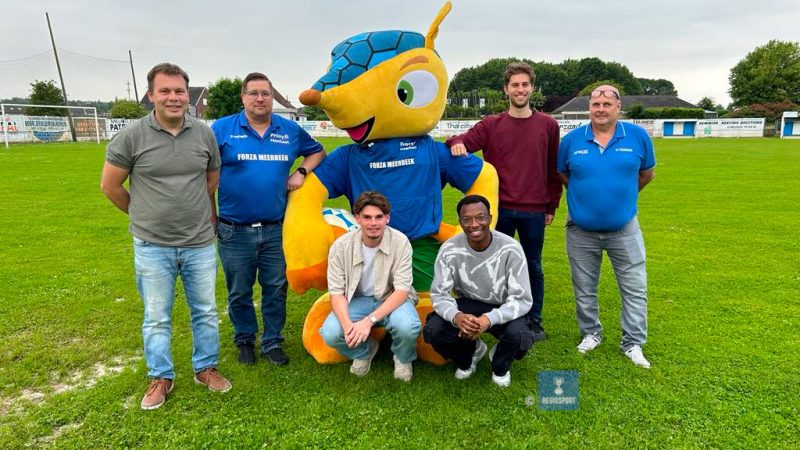 Standaard Meerbeek stelt nieuwe mascotte en vier nieuwkomers voor